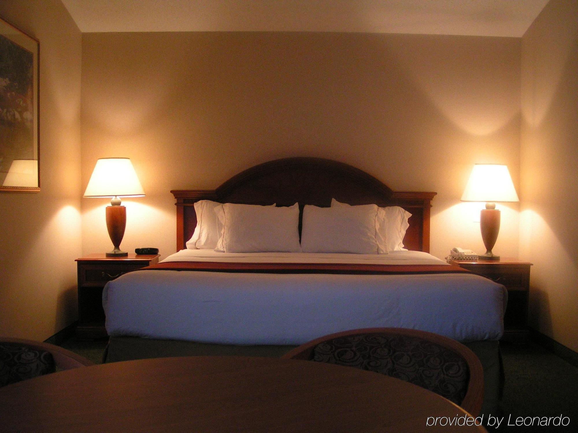 Holiday Inn Express Hotel & Suites Waterford By Ihg חדר תמונה