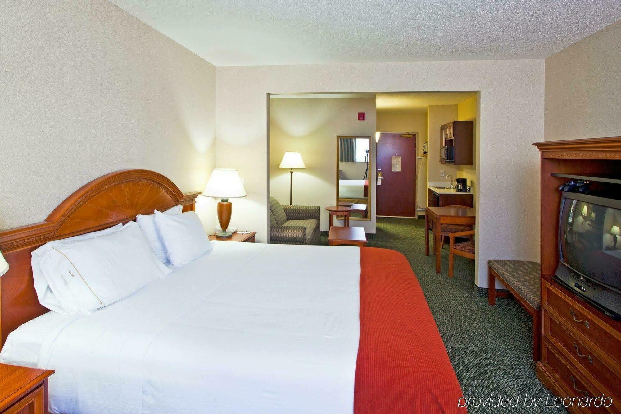 Holiday Inn Express Hotel & Suites Waterford By Ihg מראה חיצוני תמונה
